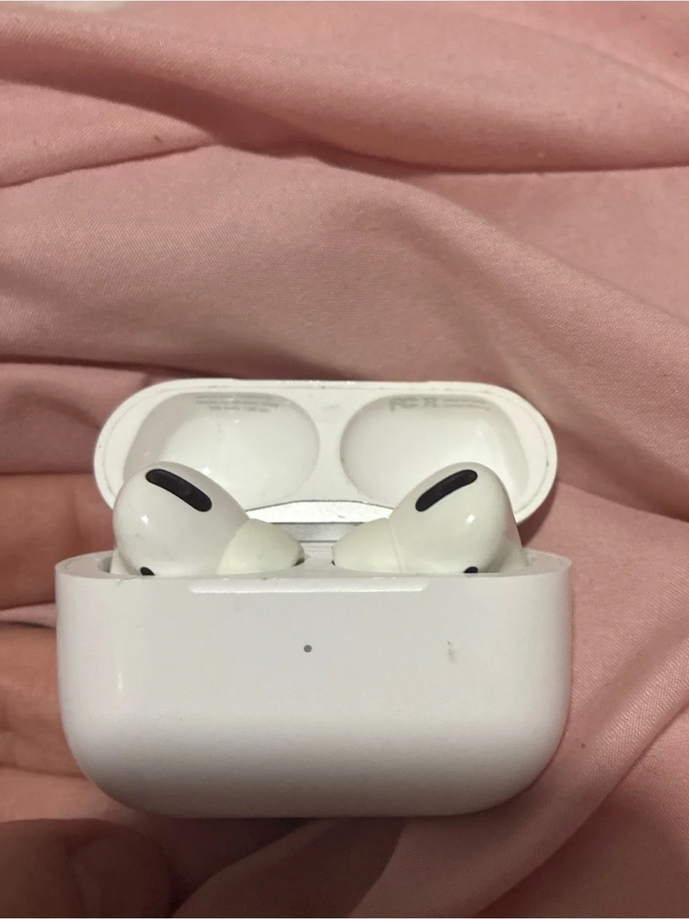 Apple Airpod Pro 1st generation w noise cancellation